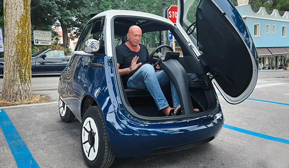 Microlino porte ouverte